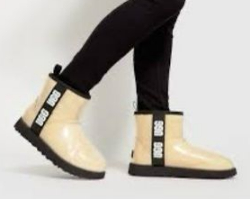 UGG AUSTRALIA CLASSIC ll BEIGE SHERPA CLEAR COVERED WINTER BOOT WOMENS SIZE 6